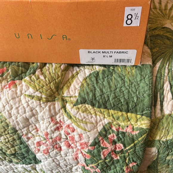 unisa black wedge boot size 8.5 New in box (no lid) - Picture 2 of 3